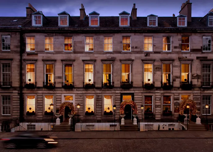 Hotels near Parliament Square Edinburgh: The Perfect Stay in Scotland's Capital